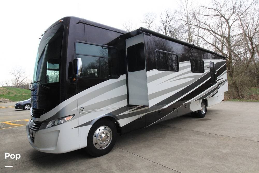 2017 Tiffin Allegro Open Road 36LA - Used Class A For Sale by Pop RVs in Florence, Kentucky features Slideout, Generator, Air Conditioning, Leveling Jacks, Awning