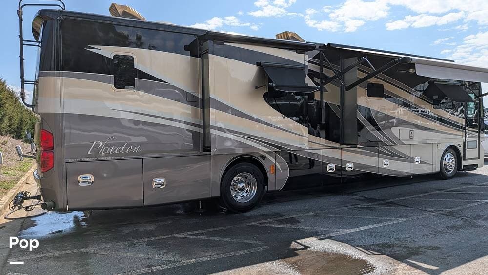 Used 2014 Tiffin Phaeton 40QBH available in Lawrenceville, Georgia