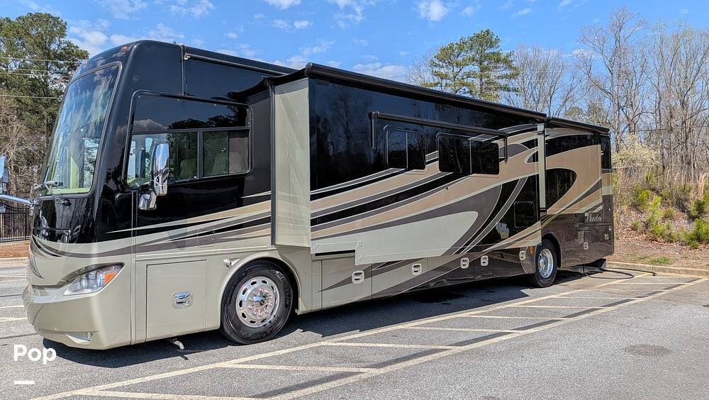 2014 Tiffin Phaeton 40QBH - Used Diesel Pusher For Sale by Pop RVs in Lawrenceville, Georgia features Slideout