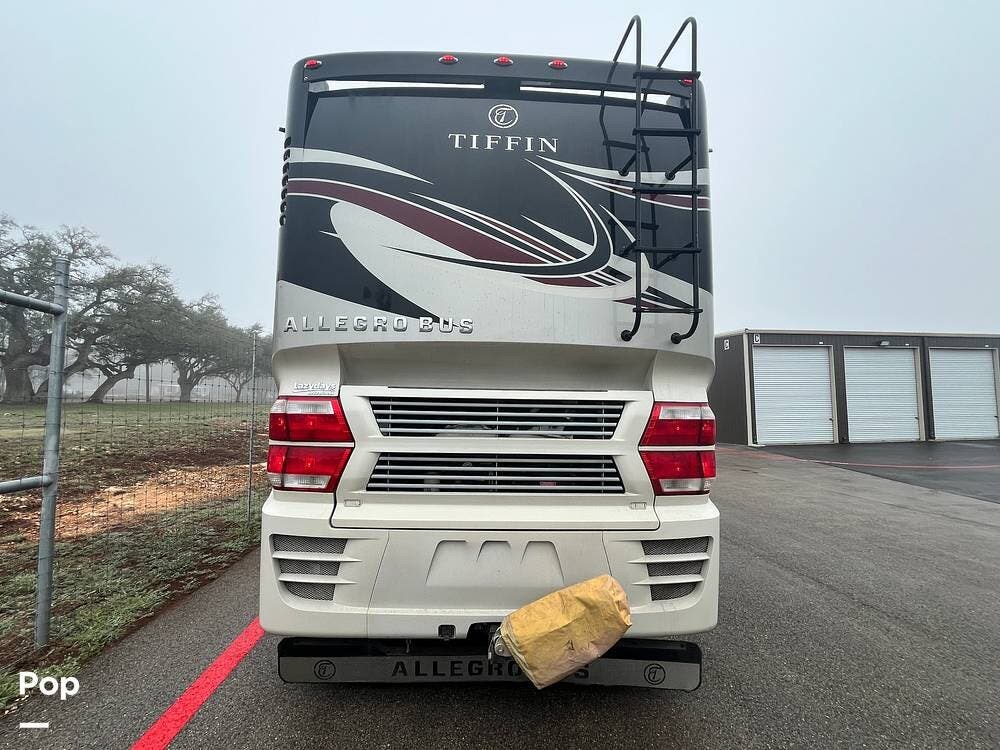 2016 Tiffin Allegro Bus 45LP - Used Diesel Pusher For Sale by Pop RVs in New Braunfels, Texas features Slideout