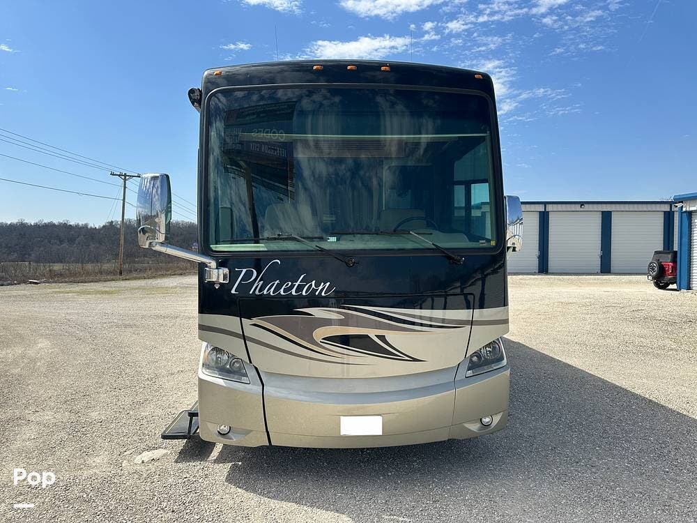 2013 Tiffin Phaeton 40QTH - Used Diesel Pusher For Sale by Pop RVs in Jefferson City, Missouri features Generator, Air Conditioning, Leveling Jacks, Slideout