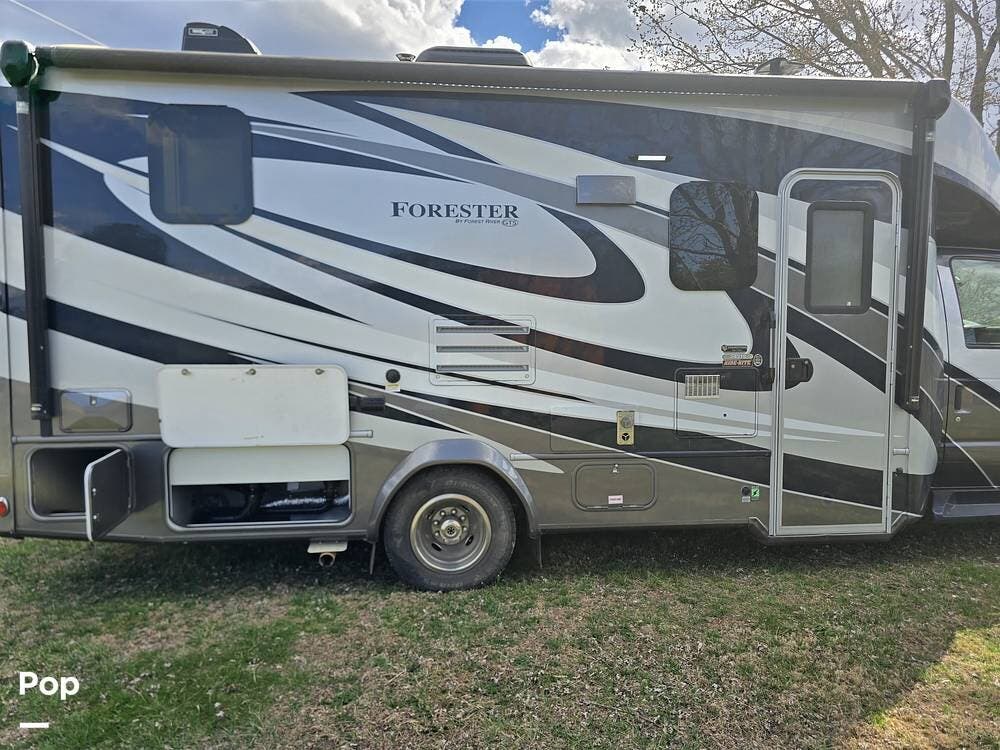 2018 Forest River Forester 2431SF - Used Class C For Sale by Pop RVs in Greeneville, Tennessee features Slideout