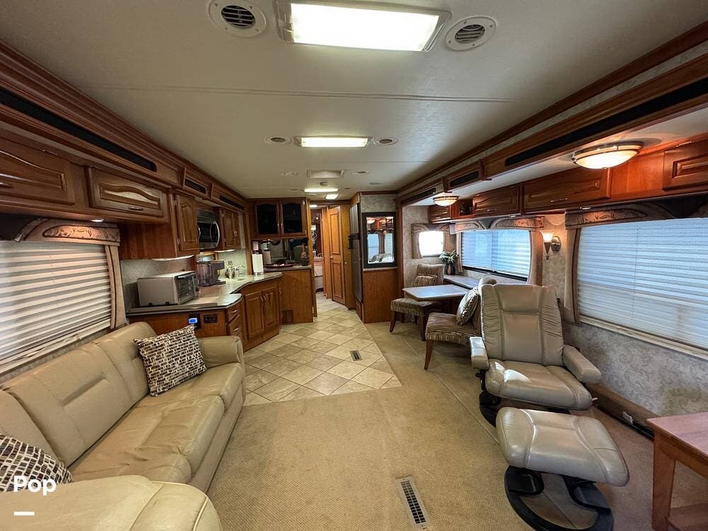 2006 National RV Tradewinds 40C - Used Diesel Pusher For Sale by Pop RVs in Burbank, California features Slideout, Awning, Leveling Jacks, Generator, Air Conditioning