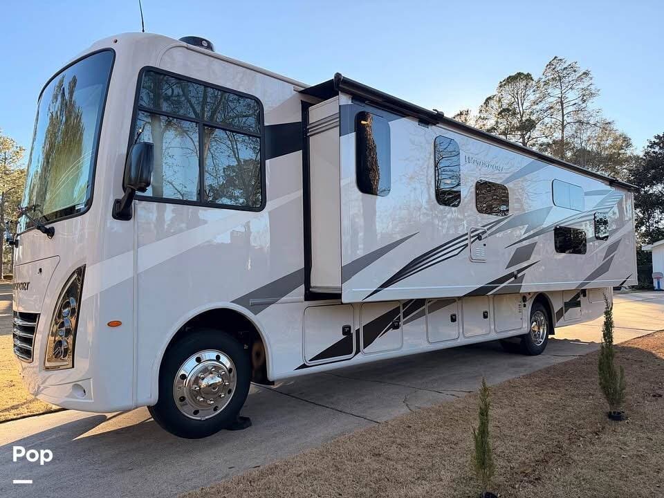 2025 Thor Motor Coach Windsport 35J - Used Class A For Sale by Pop RVs in Dothan, Alabama features Slideout