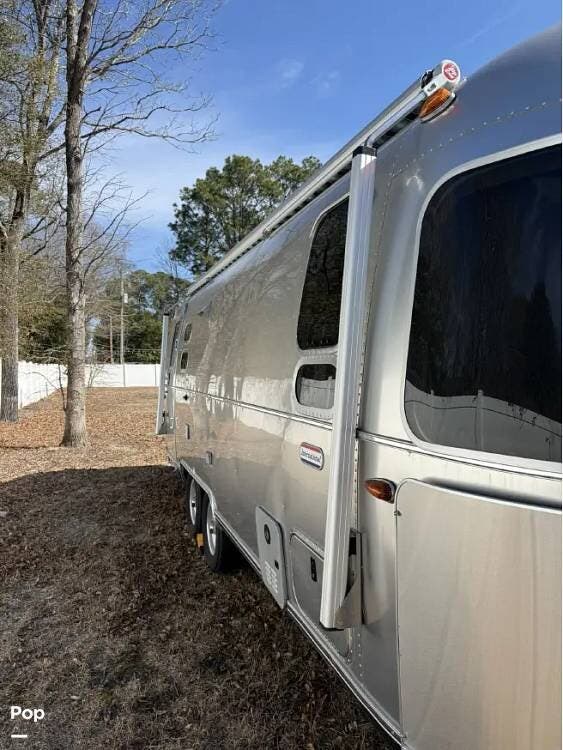 Used 2025 Airstream International 25FB Twin available in Hartsville, South Carolina