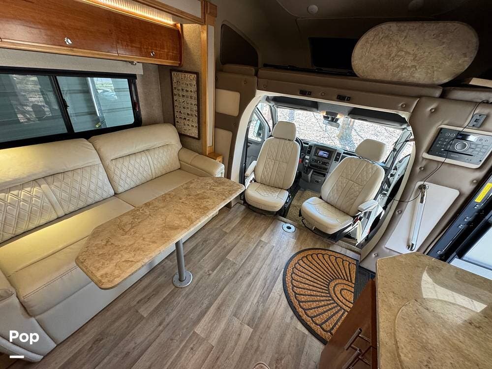 2017 Wayfarer 24QW by Tiffin from Pop RVs in Dadeville, Alabama