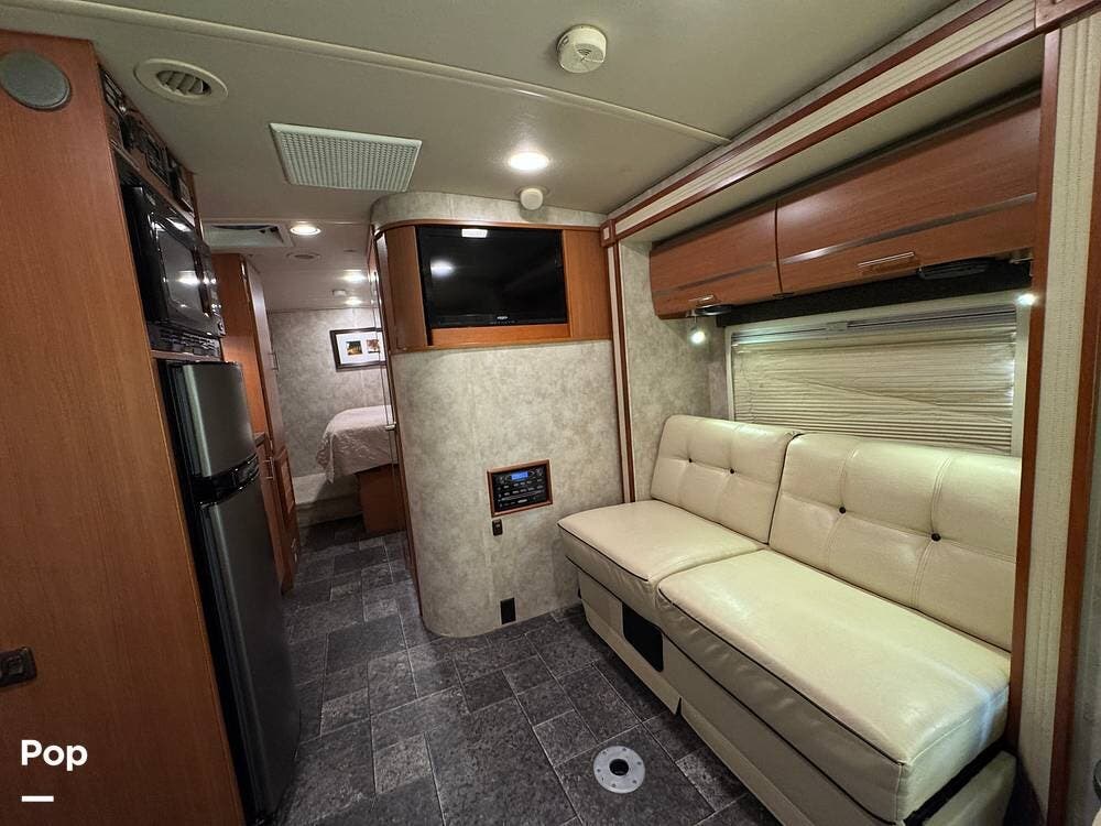 2013 Itasca Reyo 25Q - Used Class C For Sale by Pop RVs in Westminster, California features Awning, Air Conditioning, Generator, Slideout
