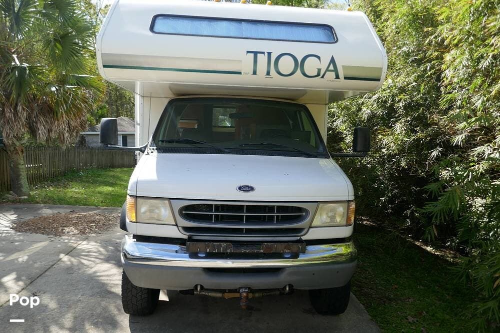 1999 Fleetwood Tioga 26F - Used Class C For Sale by Pop RVs in Madisonville, Louisiana features Awning, Generator, Air Conditioning