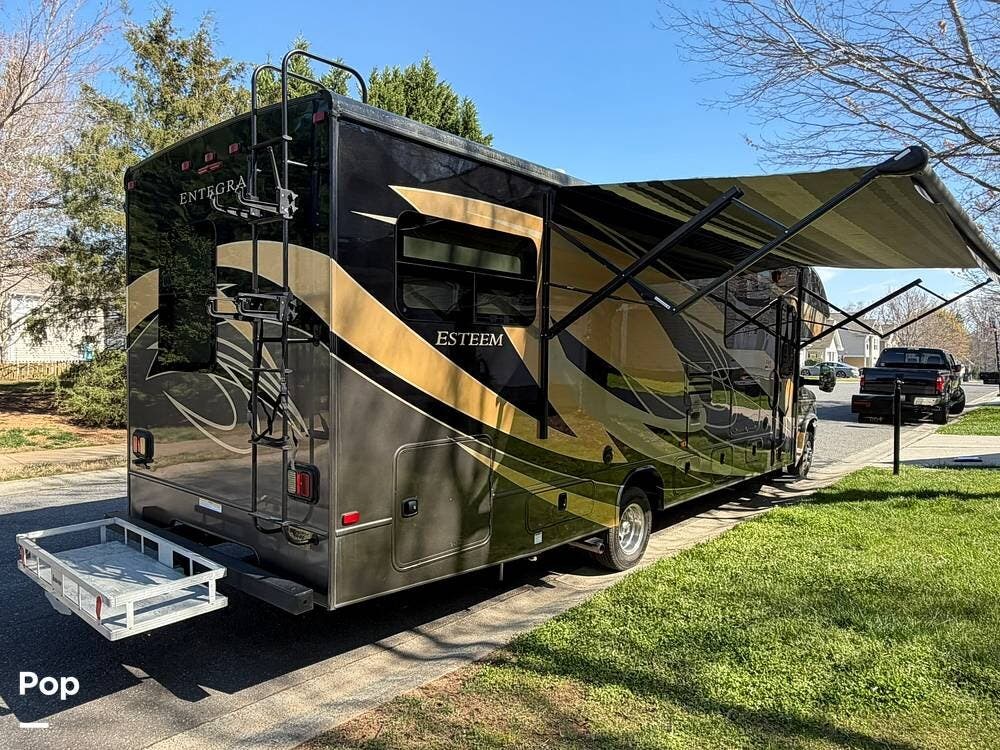 2019 Entegra Coach Esteem 31F - Used Class C For Sale by Pop RVs in Rock Hill, South Carolina features Generator, Awning, Air Conditioning, Slideout, Leveling Jacks