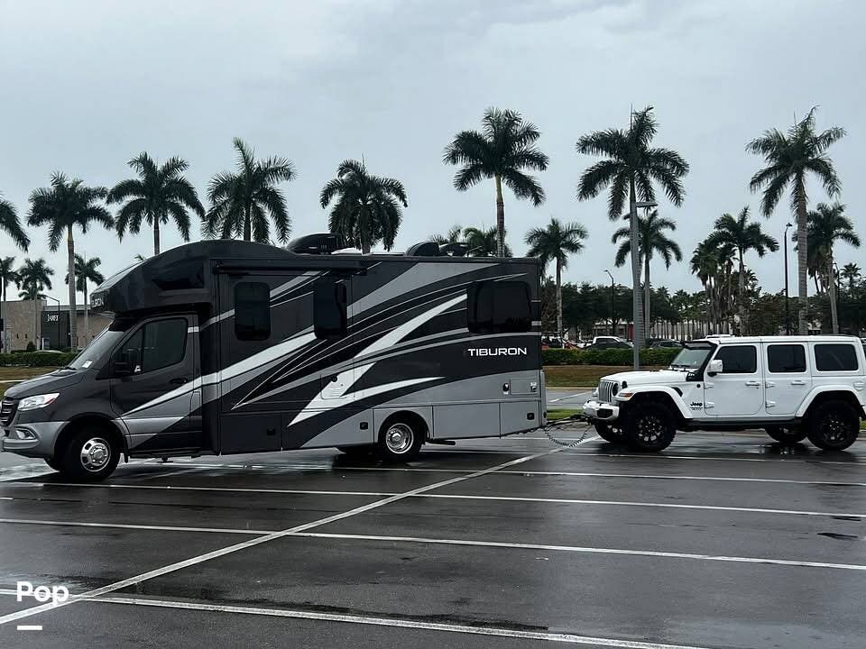 2022 Thor Motor Coach Tiburon 24RW - Used Class C For Sale by Pop RVs in St. James City, Florida features Slideout