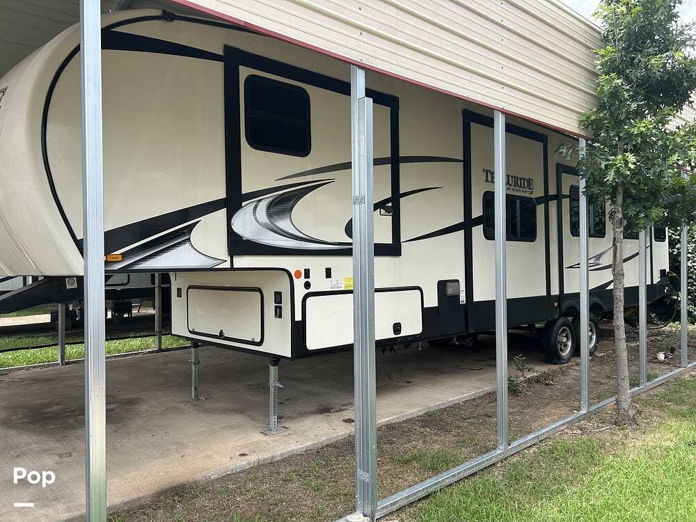 2021 Starcraft Telluride 338MBH - Used Fifth Wheel For Sale by Pop RVs in Fort Worth, Texas features Air Conditioning, Slideout, Leveling Jacks, Awning