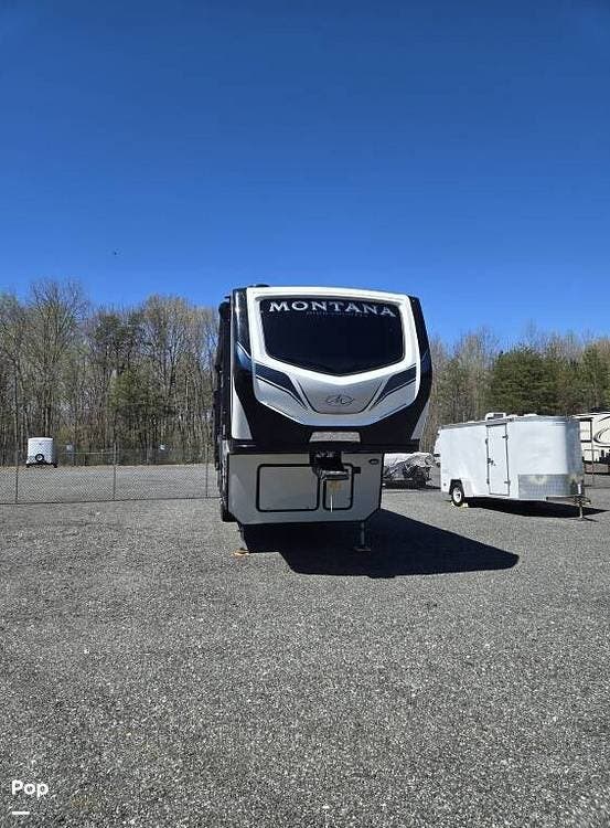 2022 Keystone Montana High Country 295RL - Used Fifth Wheel For Sale by Pop RVs in Ruckersville, Virginia features Air Conditioning, Slideout, Awning, Leveling Jacks