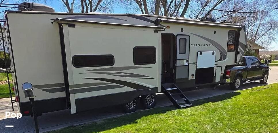 Used 2019 Keystone Montana High Country 320MK available in Mesa, Arizona
