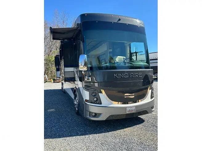 2019 Newmar King Aire 4553 - Used Diesel Pusher For Sale by Pop RVs in Valley Lee, Maryland features Slideout, Air Conditioning, Awning, Generator, Leveling Jacks
