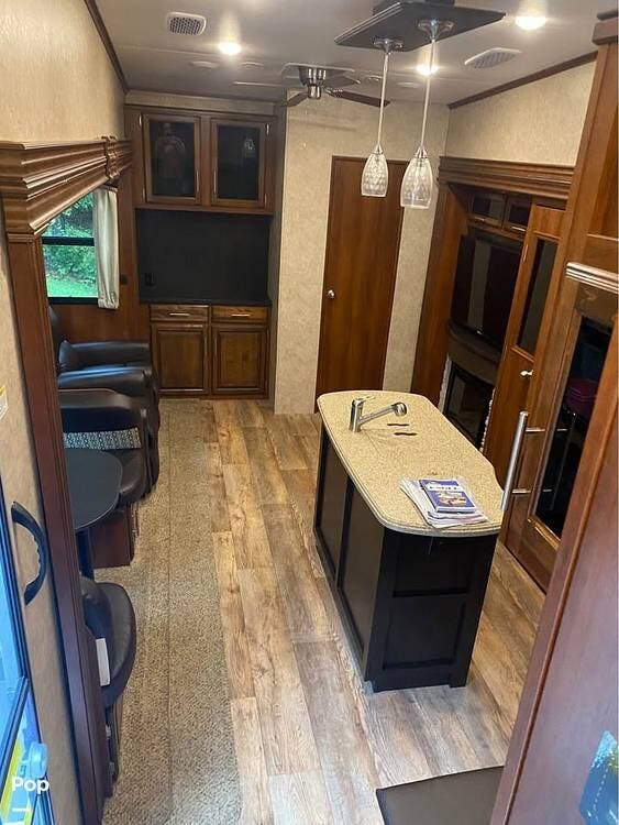 Used 2017 Jayco Eagle 325BHQS available in Westfield, Massachusetts
