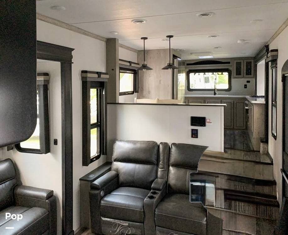 2022 Keystone Alpine 3790FK - Used Fifth Wheel For Sale by Pop RVs in Gambrills, Maryland features Air Conditioning, Leveling Jacks, Slideout, Awning