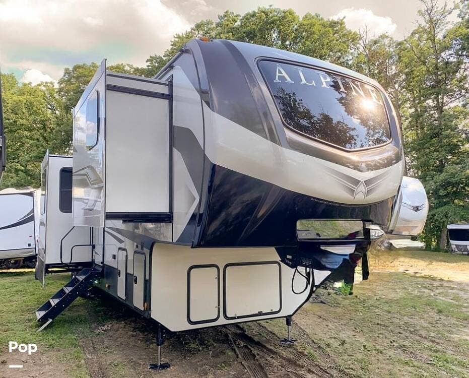 2022 Alpine 3790FK by Keystone from Pop RVs in Gambrills, Maryland