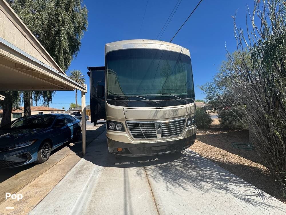 2016 Vacationer 36DB by Holiday Rambler from Pop RVs in Phoenix, Arizona