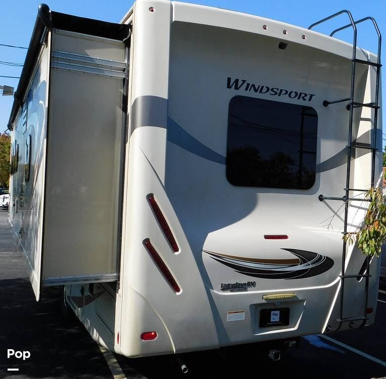Used 2018 Thor Motor Coach Windsport 29M available in Bluffton, South Carolina