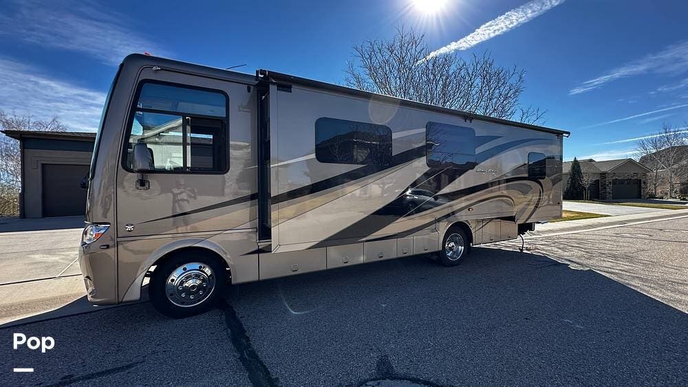 2015 Newmar Bay Star 3124 - Used Class A For Sale by Pop RVs in Windsor, Colorado features Leveling Jacks, Air Conditioning, Slideout, Awning, Generator