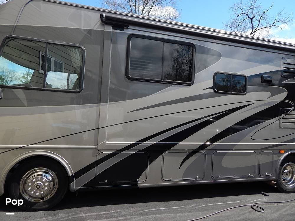 2013 A.C.E. 29.2 by Thor Motor Coach from Pop RVs in Alexandria, Virginia