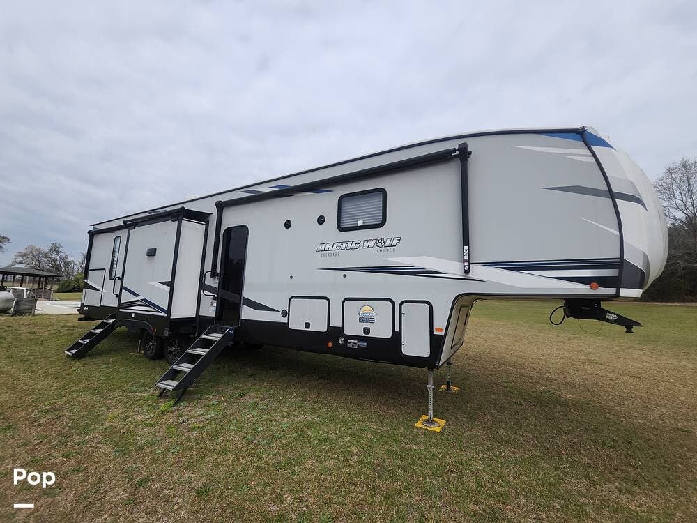 2022 Arctic Wolf 3770SUITE by Cherokee from Pop RVs in Saint Matthews, South Carolina