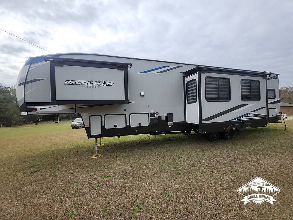 2022 Cherokee Arctic Wolf 3770SUITE - Used Fifth Wheel For Sale by Pop RVs in Saint Matthews, South Carolina features Air Conditioning, Slideout, Leveling Jacks, Awning