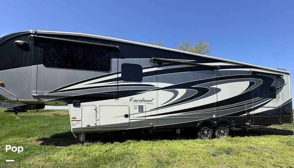 2019 Forest River Cardinal Luxury 3825FLX - Used Fifth Wheel For Sale by Pop RVs in Rainsville, Alabama features Slideout