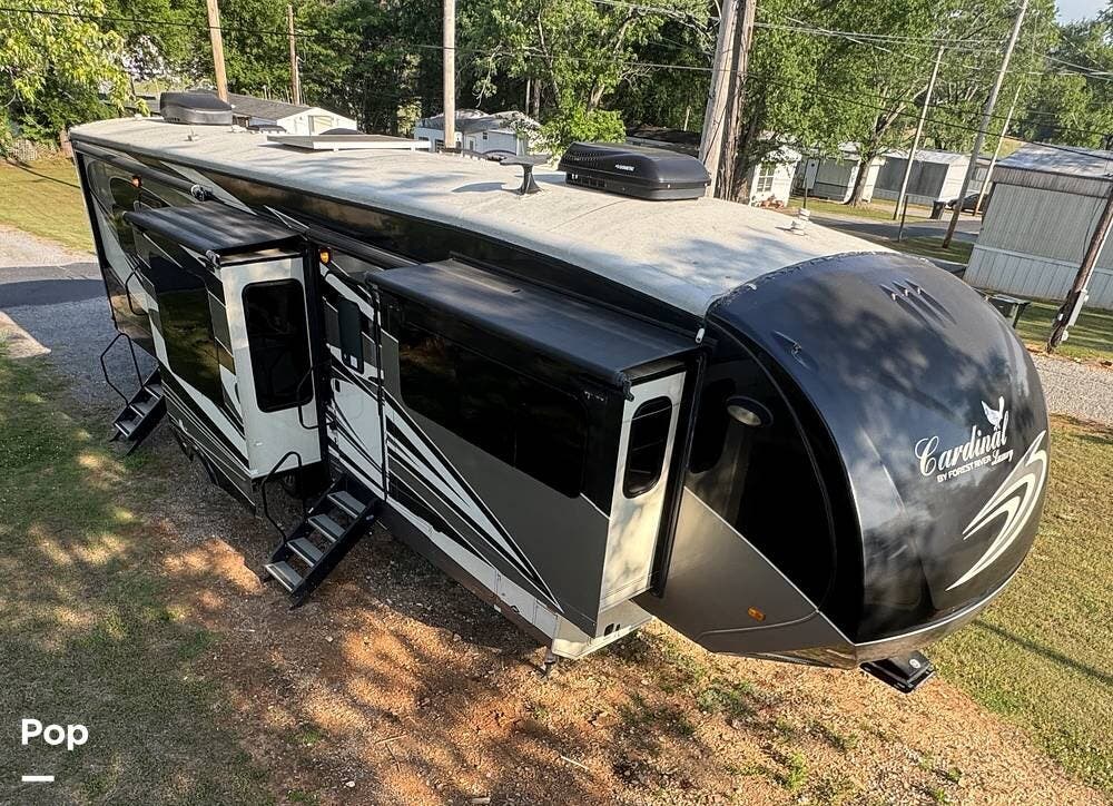 2019 Forest River Cardinal Luxury 3825FLX - Used Fifth Wheel For Sale by Pop RVs in Rainsville, Alabama features Awning, Air Conditioning, Slideout, Leveling Jacks