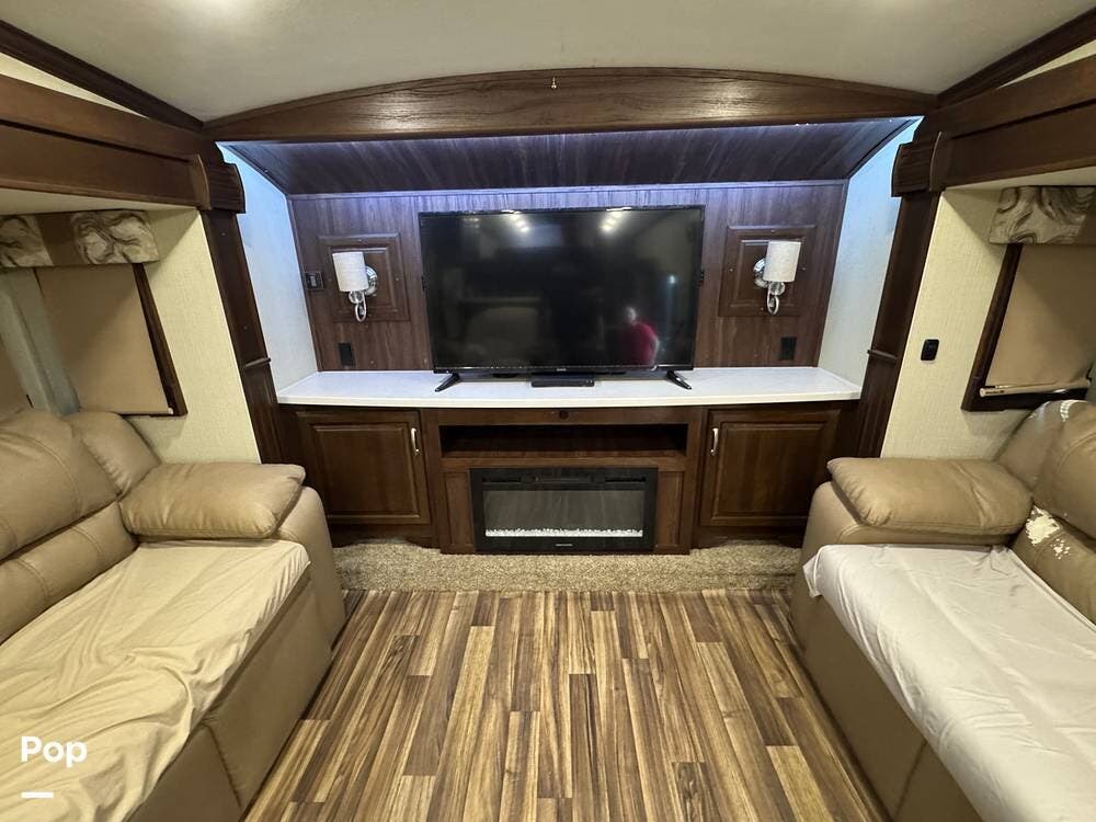 2019 Cardinal Luxury 3825FLX by Forest River from Pop RVs in Rainsville, Alabama