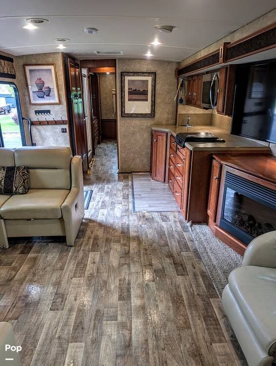 2015 Sightseer 35G by Winnebago from Pop RVs in Hagerman, Idaho