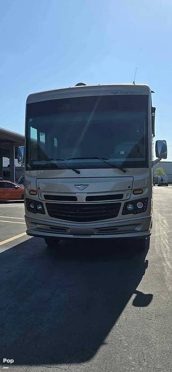 2018 Fleetwood Bounder 35K - Used Class A For Sale by Pop RVs in Cape Coral, Florida features Slideout