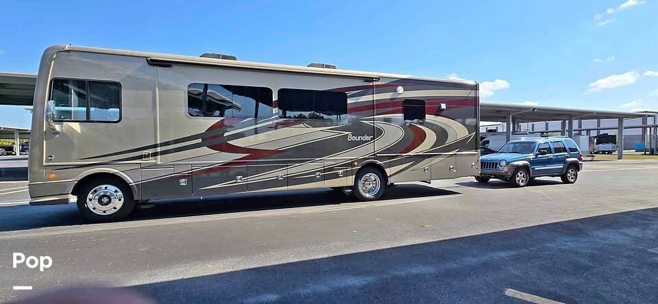 2018 Fleetwood Bounder 35K - Used Class A For Sale by Pop RVs in Fort Myers, Florida features Leveling Jacks, Slideout, Generator, Air Conditioning, Awning
