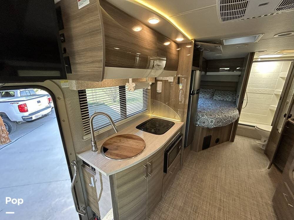 2019 Entegra Coach Qwest 24A - Used Class C For Sale by Pop RVs in Lipan, Texas features Generator, Awning, Slideout, Leveling Jacks, Air Conditioning