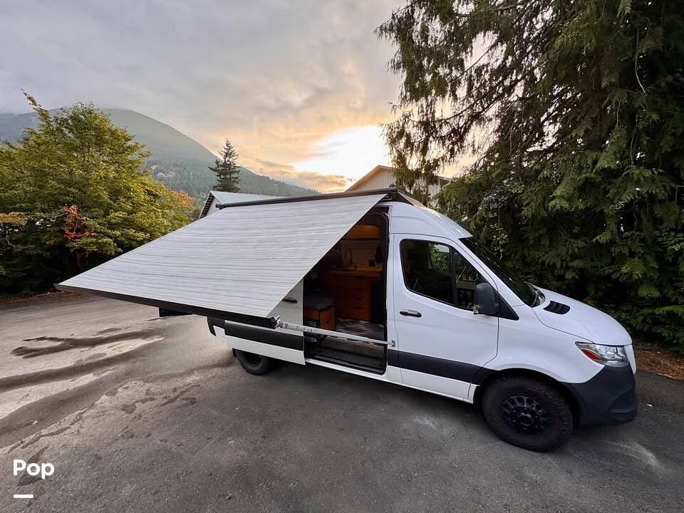 2019 Freightliner Sprinter 3500 - Used Conversion Van For Sale by Pop RVs in North Bend, Washington