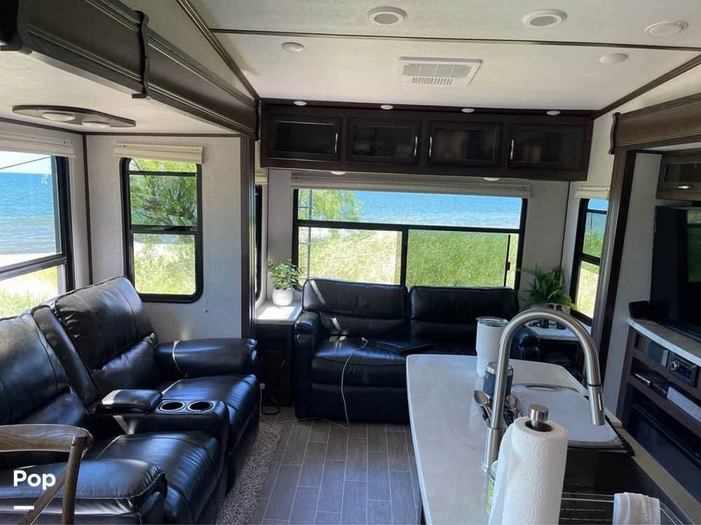 Used 2020 Dutchmen Atlas 3552 MBKB available in Trenton, Michigan