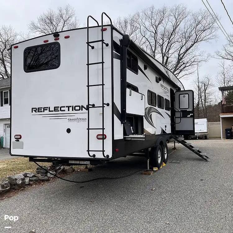 Used 2022 Grand Design Reflection 28BH available in Wilmington, Massachusetts