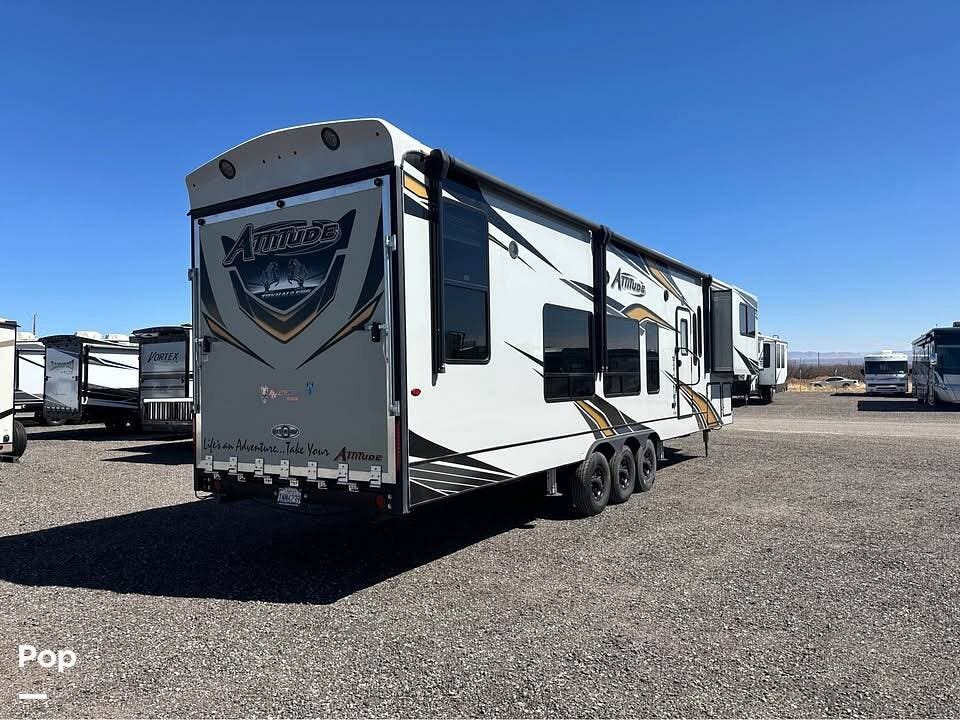 2022 Eclipse Attitude 35GSG - Used Fifth Wheel For Sale by Pop RVs in Sun City, Arizona features Slideout