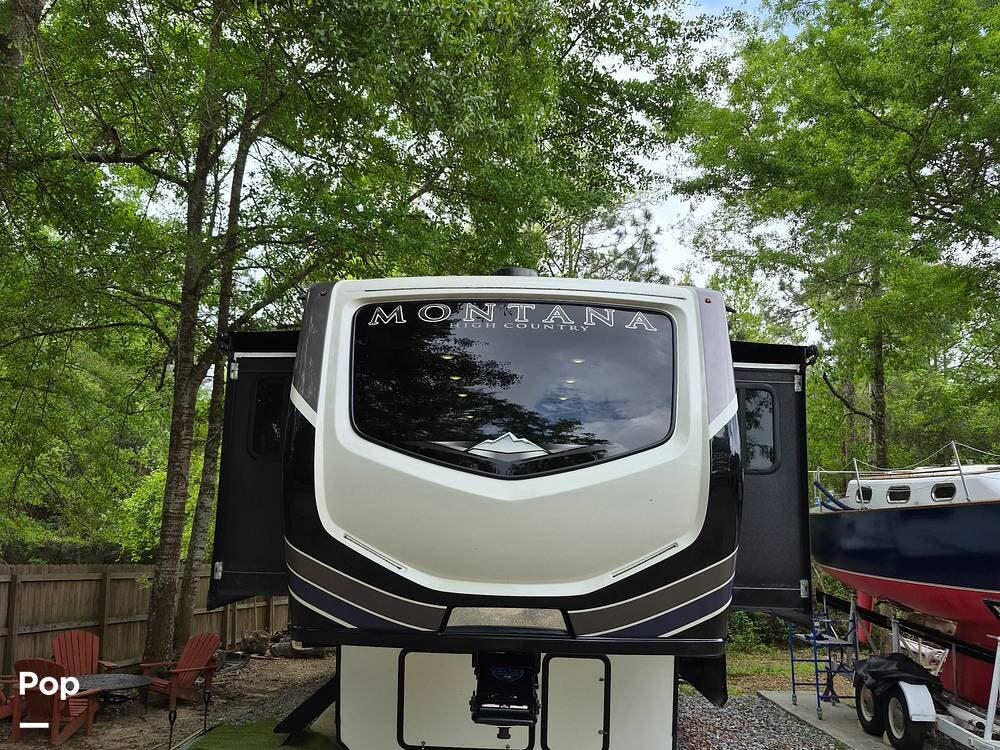 2021 Keystone Montana High Country 377FL - Used Fifth Wheel For Sale by Pop RVs in Gulfport, Mississippi features Slideout, Leveling Jacks, Awning, Air Conditioning