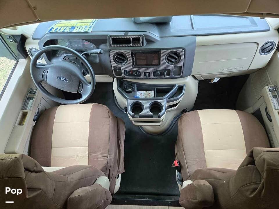 2019 Greyhawk 30X by Jayco from Pop RVs in Port Charlotte, Florida