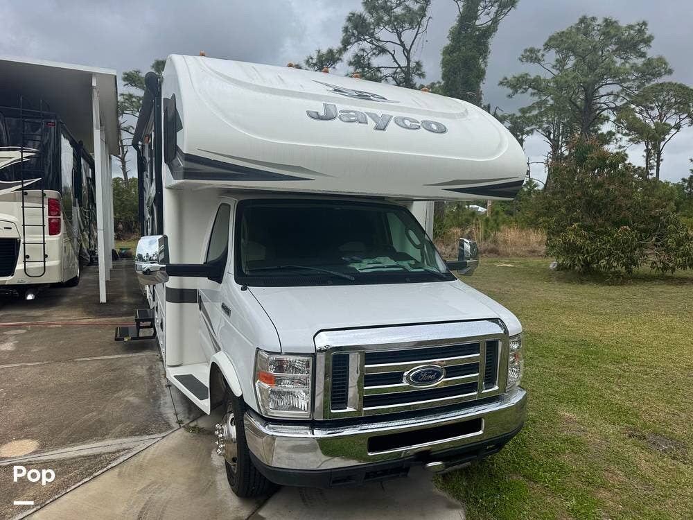 2019 Jayco Greyhawk 30X - Used Class C For Sale by Pop RVs in Port Charlotte, Florida features Generator, Awning, Air Conditioning, Leveling Jacks, Slideout