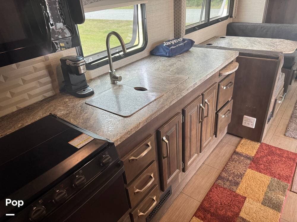2019 Greyhawk 30X by Jayco from Pop RVs in Port Charlotte, Florida