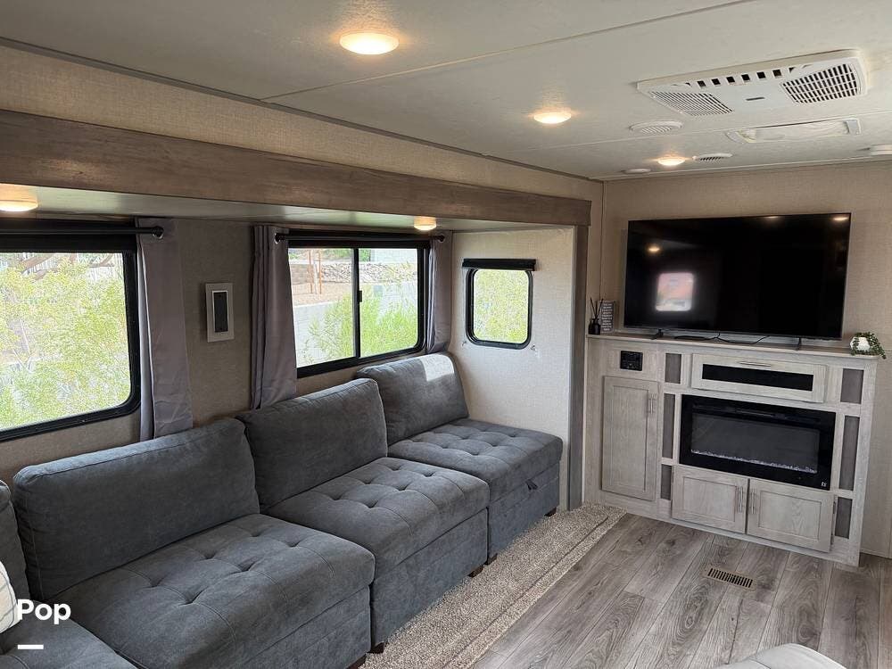 2022 Coachmen Catalina 303RKDS - Used Travel Trailer For Sale by Pop RVs in Henderson, Nevada features Slideout, Leveling Jacks, Air Conditioning, Awning