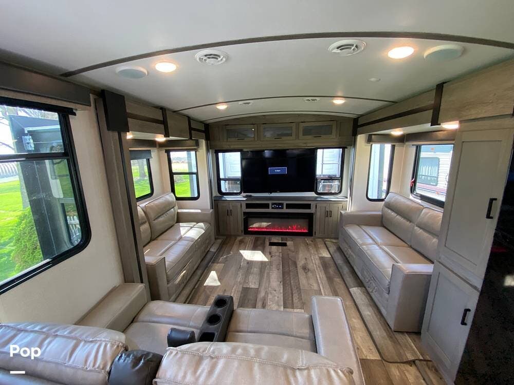 2021 Keystone Outback 341RD - Used Travel Trailer For Sale by Pop RVs in Clarksville, Ohio features Air Conditioning, Awning, Slideout, Leveling Jacks