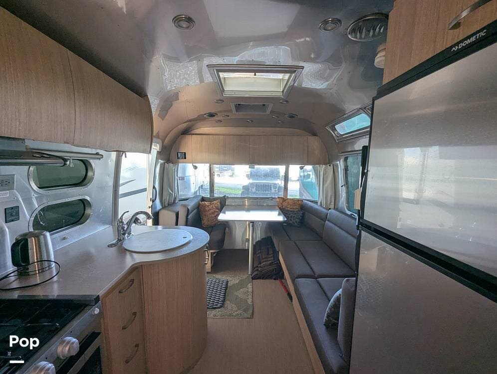 2020 Flying Cloud 27FB Twin by Airstream from Pop RVs in Clearwater, Florida