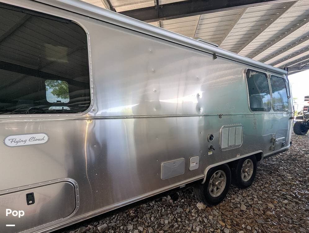 2020 Airstream Flying Cloud 27FB Twin - Used Travel Trailer For Sale by Pop RVs in Clearwater, Florida features Awning, Air Conditioning