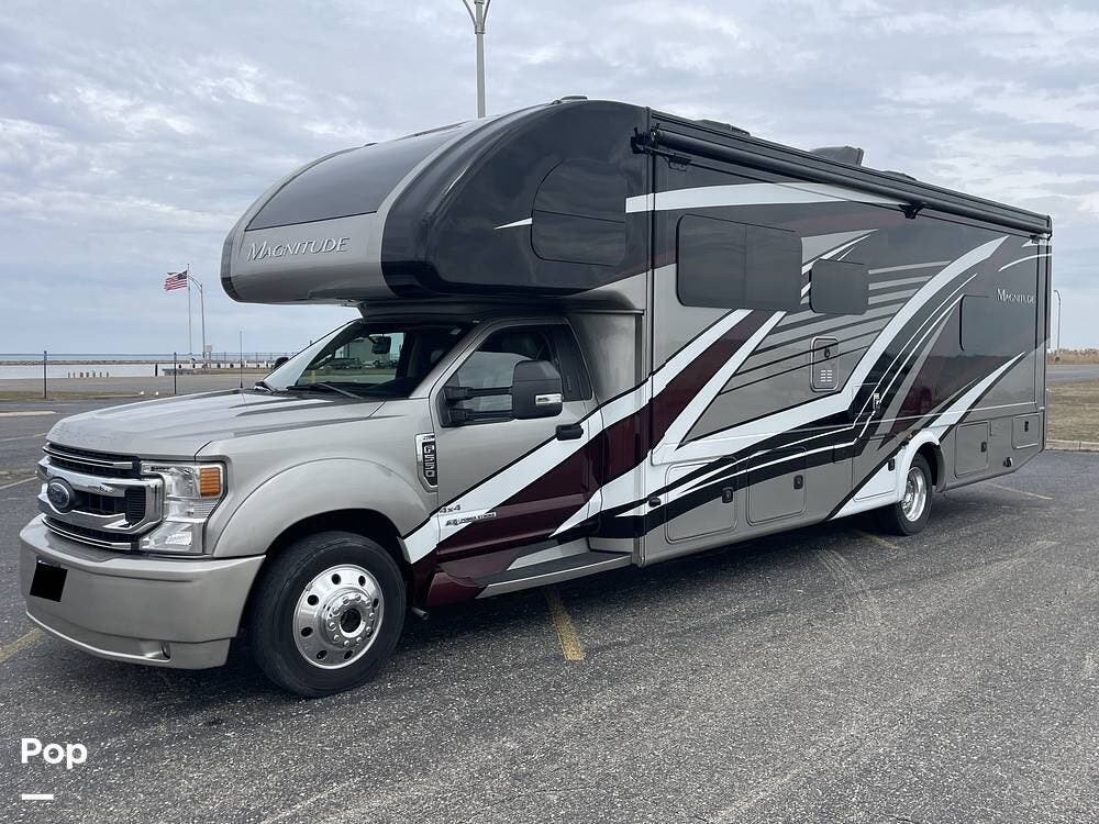 Used 2022 Thor Motor Coach Magnitude SV34 available in Harrison Township, Michigan