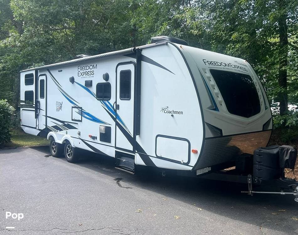 Used 2021 Coachmen Freedom Express 287BHDS available in Plymouth, Massachusetts