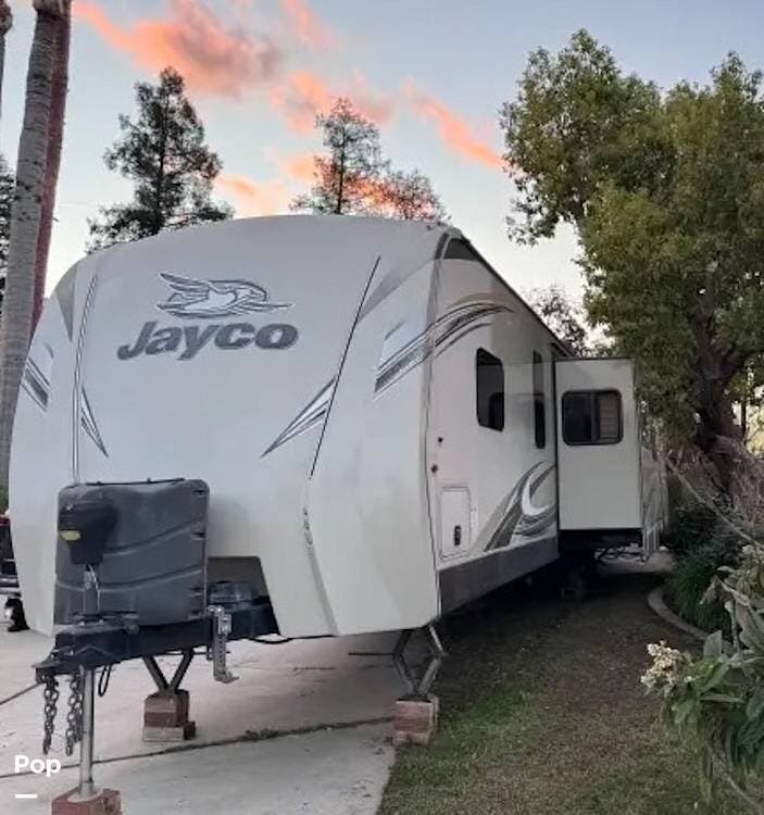 2017 Jayco Eagle 324BHTS - Used Travel Trailer For Sale by Pop RVs in Bakersfield, California features Awning, Slideout, Air Conditioning