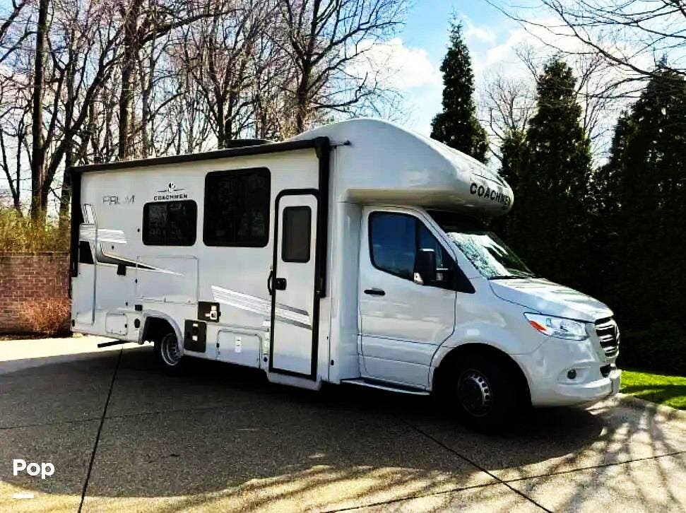 2025 Coachmen Prism Select 24MBS - Used Class C For Sale by Pop RVs in Newburgh, Indiana features Generator, Awning, Air Conditioning, Slideout, Leveling Jacks
